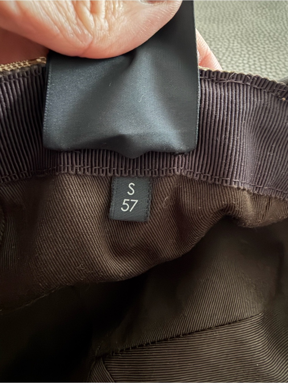 Gucci hat! Perfect condition for men’s or women - Picture 5 of 6